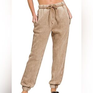 Acid Wash Fleece Jogger Sweatpants w/ Pockets in Deep Camel